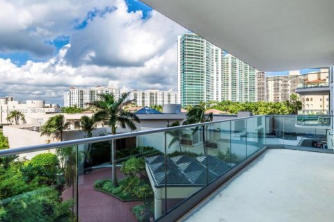 Снять в аренду кондоминиум в Авентура, Флорида 1 спальня, 100.06м2, № 2045451 - фото 2