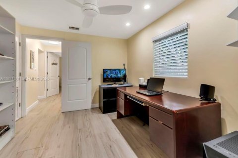 House in Fort Lauderdale, Florida 3 bedrooms, 131.74 sq.m. № 2063239 - photo 28