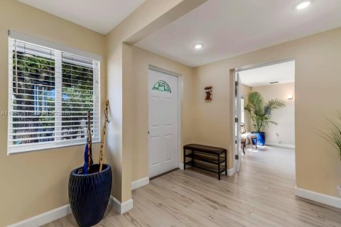 House in Fort Lauderdale, Florida 3 bedrooms, 131.74 sq.m. № 2063239 - photo 30