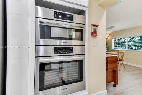 House in Fort Lauderdale, Florida 3 bedrooms, 131.74 sq.m. № 2063239 - photo 9