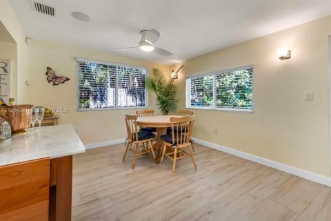 House in Fort Lauderdale, Florida 3 bedrooms, 131.74 sq.m. № 2063239 - photo 27