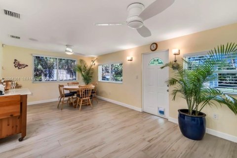 House in Fort Lauderdale, Florida 3 bedrooms, 131.74 sq.m. № 2063239 - photo 26