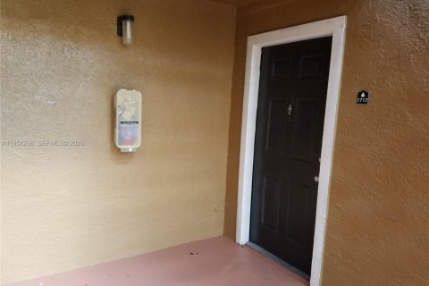 Снять в аренду кондоминиум в Майами, Флорида 1 спальня, 54.44м2, № 2007260 - фото 13