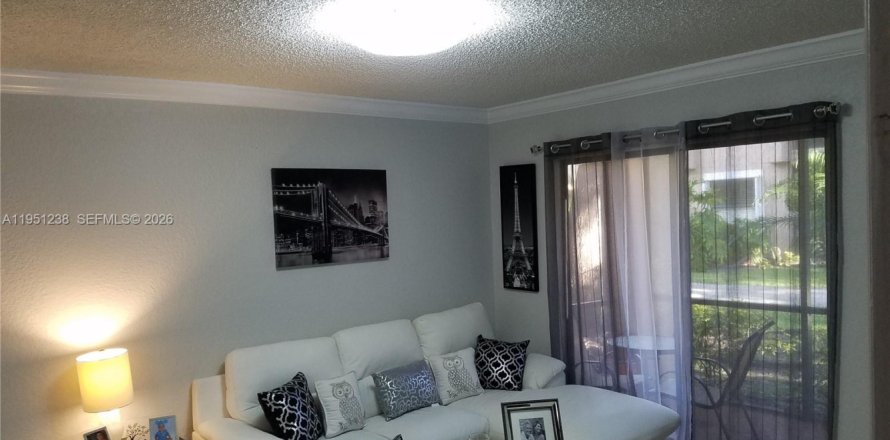 Кондоминиум с 1 спальней в Майами, Флорида № 2007260