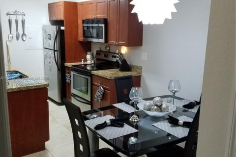 Снять в аренду кондоминиум в Майами, Флорида 1 спальня, 54.44м2, № 2007260 - фото 3