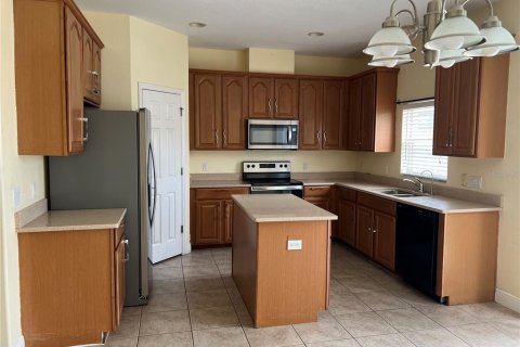 Villa ou maison à vendre à Tampa, Floride: 4 chambres, 248.23 m2 № 2418947 - photo 10