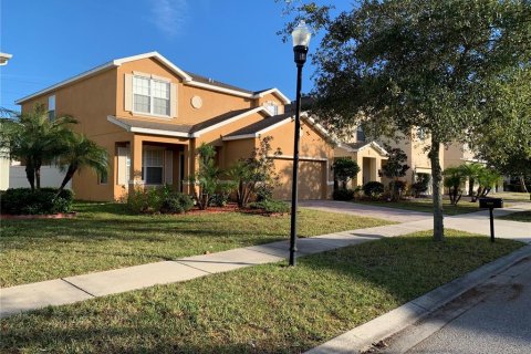 Villa ou maison à vendre à Tampa, Floride: 4 chambres, 248.23 m2 № 2418947 - photo 2