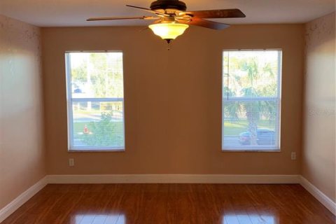 Villa ou maison à vendre à Tampa, Floride: 4 chambres, 248.23 m2 № 2418947 - photo 20