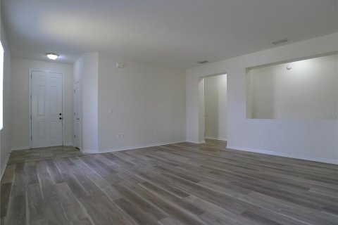 Casa en alquiler en Lakeland, Florida, 3 dormitorios, 159.42 m2 № 2106105 - foto 4