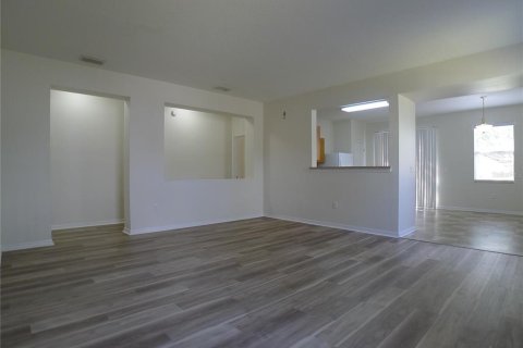 Casa en alquiler en Lakeland, Florida, 3 dormitorios, 159.42 m2 № 2106105 - foto 5