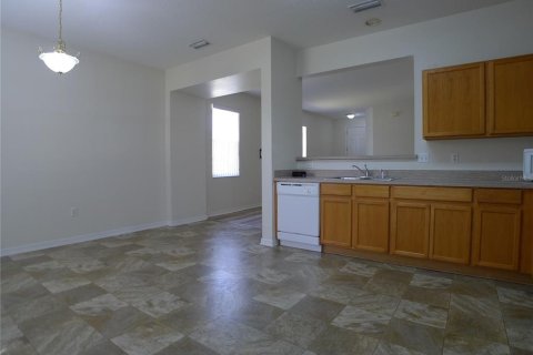 Casa en alquiler en Lakeland, Florida, 3 dormitorios, 159.42 m2 № 2106105 - foto 3