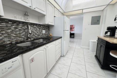 Copropriété à vendre à Hollywood, Floride: 1 chambre, 81.2 m2 № 1957051 - photo 20
