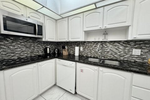 Copropriété à vendre à Hollywood, Floride: 1 chambre, 81.2 m2 № 1957051 - photo 18