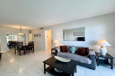 Copropriété à vendre à Hollywood, Floride: 1 chambre, 81.2 m2 № 1957051 - photo 15