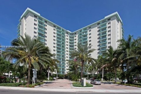 Copropriété à vendre à Hollywood, Floride: 1 chambre, 81.2 m2 № 1957051 - photo 4