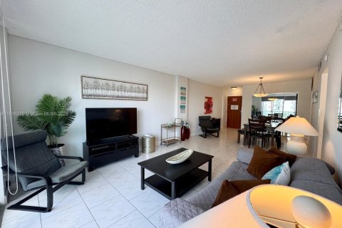 Copropriété à vendre à Hollywood, Floride: 1 chambre, 81.2 m2 № 1957051 - photo 17