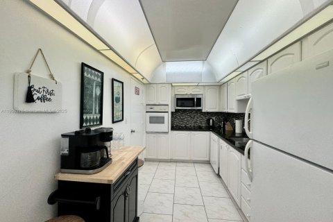 Copropriété à vendre à Hollywood, Floride: 1 chambre, 81.2 m2 № 1957051 - photo 21