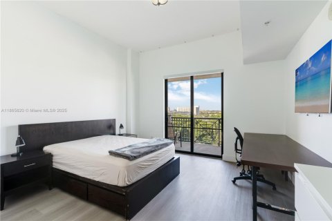 Condo in Miami, Florida, 2 bedrooms  № 1893549 - photo 4