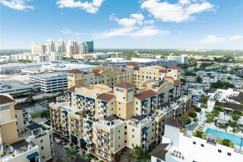 Condo in Miami, Florida, 2 bedrooms  № 1893549 - photo 22