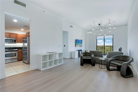 Condo in Miami, Florida, 2 bedrooms  № 1893549 - photo 2