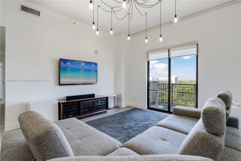 Condo in Miami, Florida, 2 bedrooms  № 1893549 - photo 3