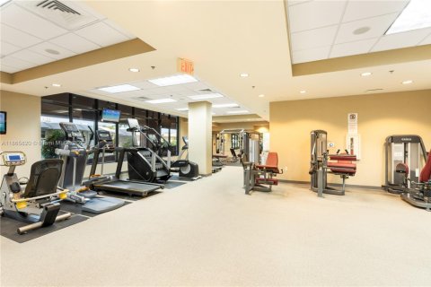 Condo in Miami, Florida, 2 bedrooms  № 1893549 - photo 11
