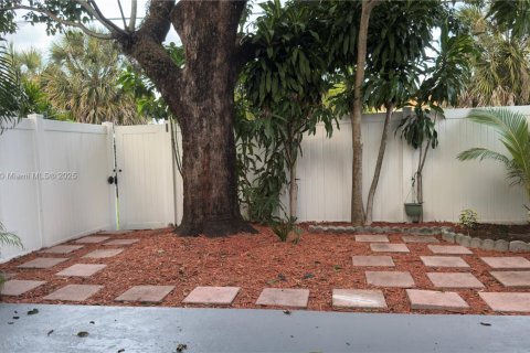 Touwnhouse à louer à Davie, Floride: 3 chambres, 133.78 m2 № 1956435 - photo 13