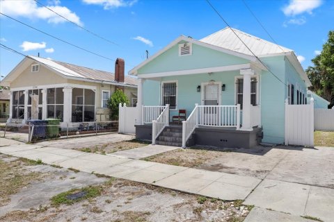 Casa en venta en Tampa, Florida, 3 dormitorios, 127.93 m2 № 1690033 - foto 2