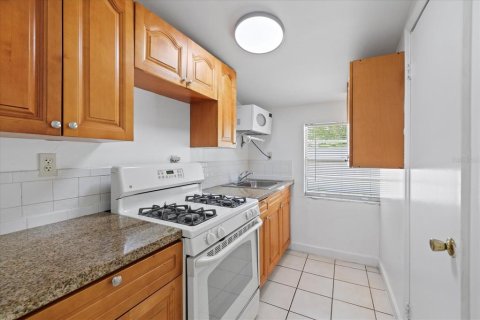 Casa en venta en Tampa, Florida, 3 dormitorios, 127.93 m2 № 1690033 - foto 18