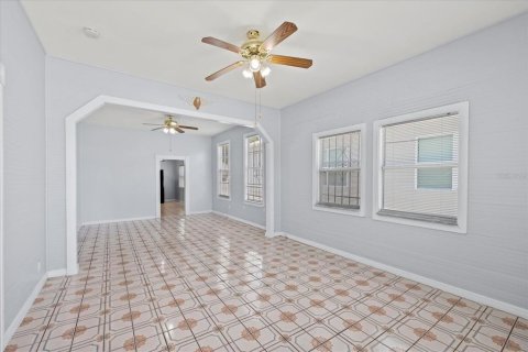 Casa en venta en Tampa, Florida, 3 dormitorios, 127.93 m2 № 1690033 - foto 4