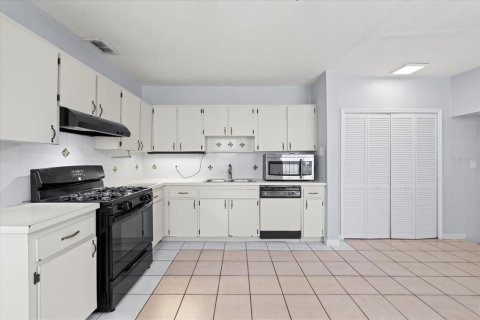 Casa en venta en Tampa, Florida, 3 dormitorios, 127.93 m2 № 1690033 - foto 9