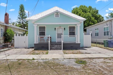 Casa en venta en Tampa, Florida, 3 dormitorios, 127.93 m2 № 1690033 - foto 1