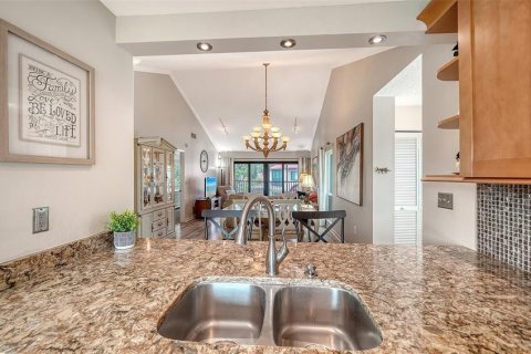 Copropriété à vendre à Sarasota, Floride: 2 chambres, 108.97 m2 № 2416844 - photo 16