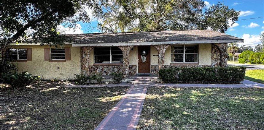 House in Belleview, Florida 3 bedrooms, 150.87 sq.m. № 2394254