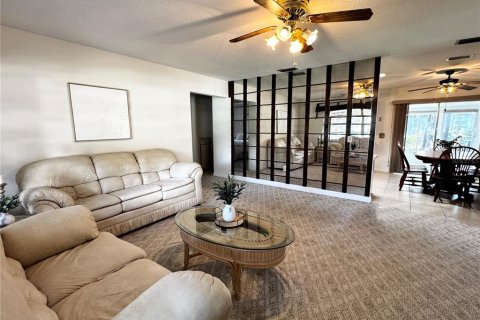 House in Belleview, Florida 3 bedrooms, 150.87 sq.m. № 2394254 - photo 3