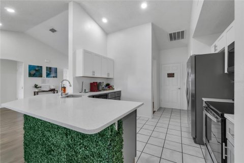 Casa en venta en Kissimmee, Florida, 3 dormitorios, 183.11 m2 № 1901229 - foto 5