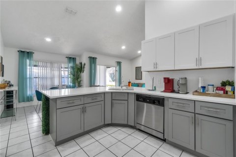 Casa en venta en Kissimmee, Florida, 3 dormitorios, 183.11 m2 № 1901229 - foto 6