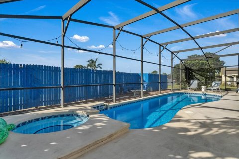 Casa en venta en Kissimmee, Florida, 3 dormitorios, 183.11 m2 № 1901229 - foto 16
