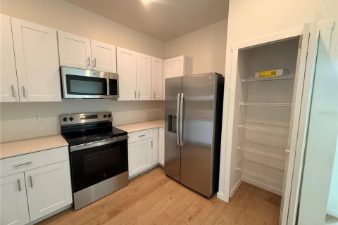Touwnhouse à louer à Tampa, Floride: 3 chambres, 151.8 m2 № 2387593 - photo 11