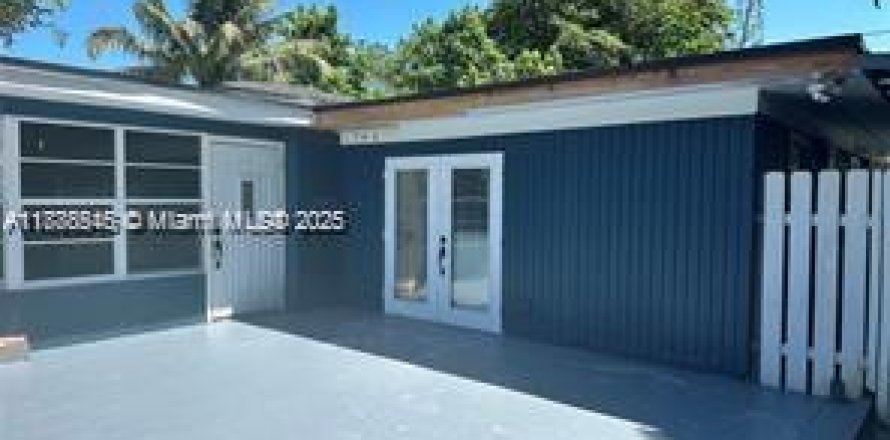 Commercial property in Fort Lauderdale, Florida 1 bedroom, 199.18 sq.m. № 1942333