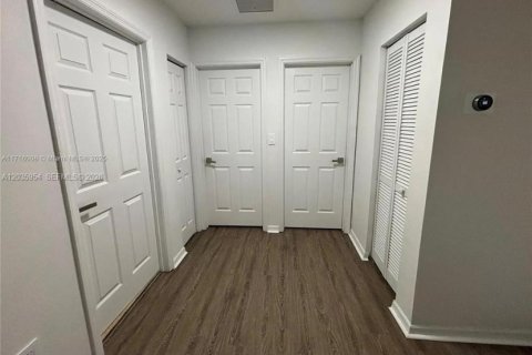 Touwnhouse à vendre à Homestead, Floride: 3 chambres, 153.94 m2 № 2183466 - photo 6