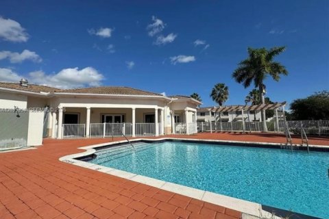 Touwnhouse à vendre à Homestead, Floride: 3 chambres, 153.94 m2 № 2183466 - photo 15