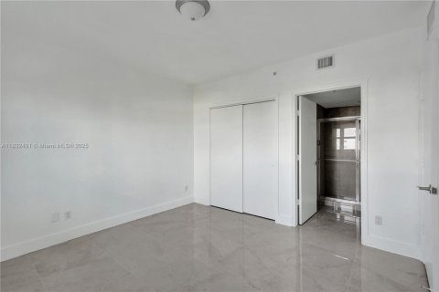 Condominio en venta en North Miami, Florida, 3 dormitorios, 167.32 m2 № 1935760 - foto 21