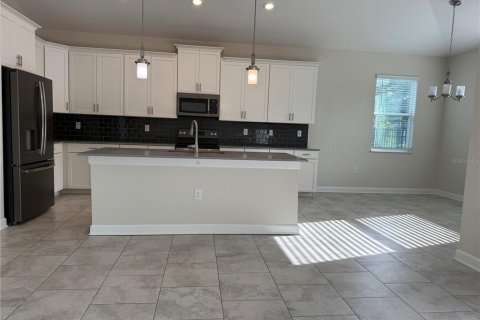 House in Four Corners, Florida 4 bedrooms, 238.85 sq.m. № 1919657 - photo 3