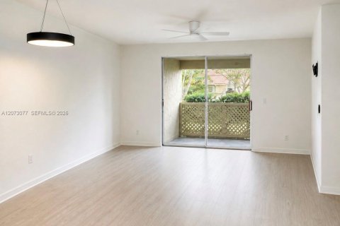 Copropriété à louer à Hialeah, Floride: 1 chambre, 82.4 m2 № 2307432 - photo 2