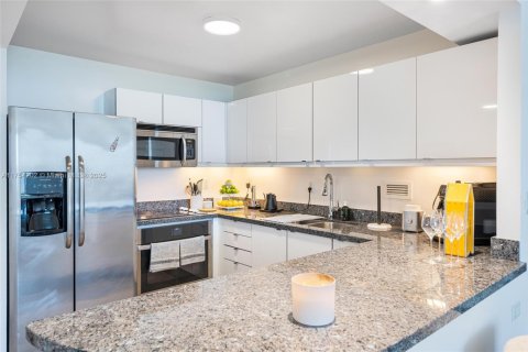 Condominio en venta en Miami Beach, Florida, 61.32 m2 № 1707096 - foto 26