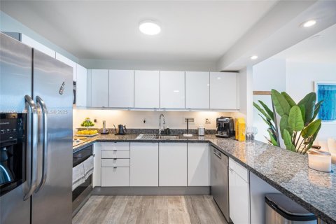 Condominio en venta en Miami Beach, Florida, 61.32 m2 № 1707096 - foto 27