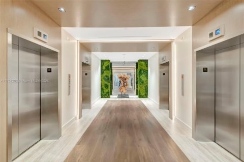 Condominio en venta en Miami Beach, Florida, 61.32 m2 № 1707096 - foto 16
