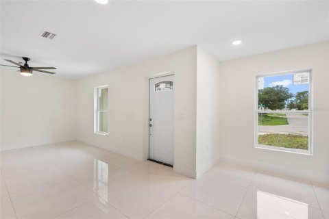 Casa en venta en Port Charlotte, Florida, 3 dormitorios, 97.18 m2 № 1813398 - foto 11