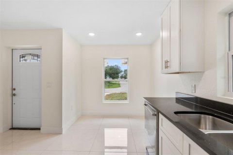 Casa en venta en Port Charlotte, Florida, 3 dormitorios, 97.18 m2 № 1813398 - foto 6